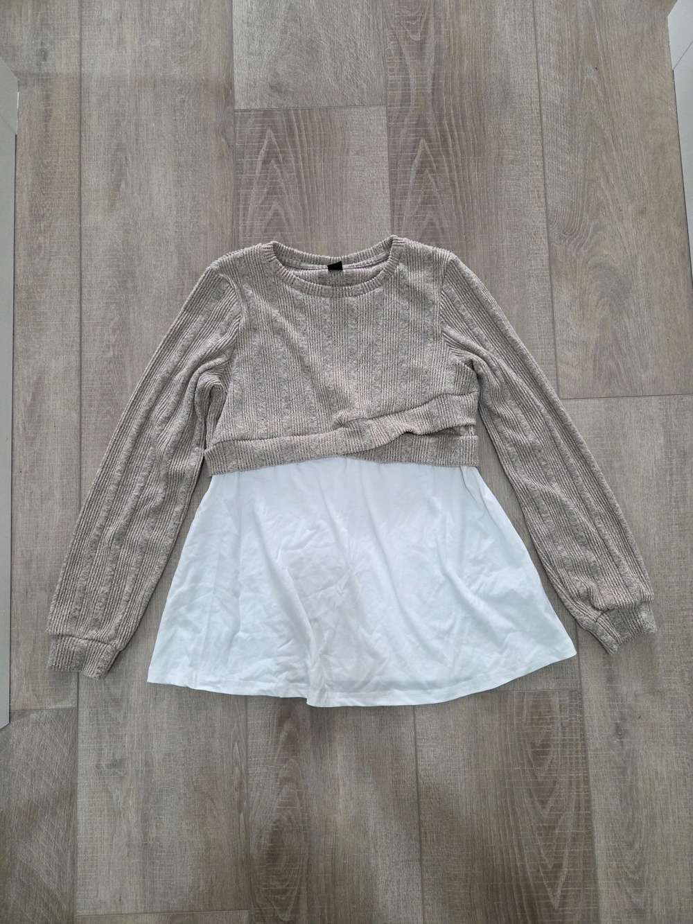 SHEIN Maternity - Beige Knit Layered Pullover with White Hem